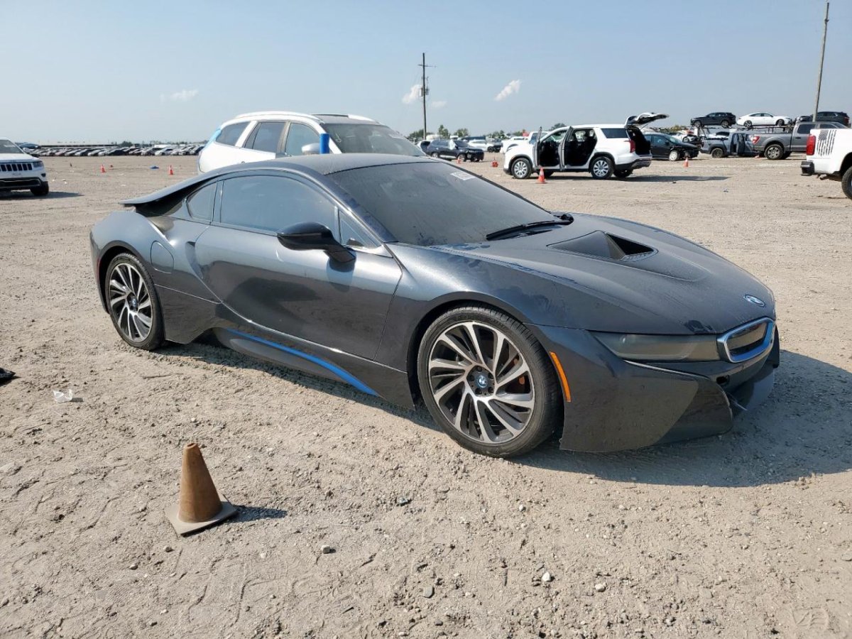 BMW I8