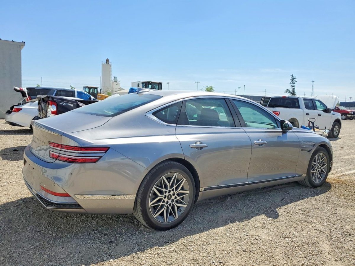 Moto GENESIS G80 BASE