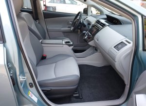 Toyota PRIUS V FOUR