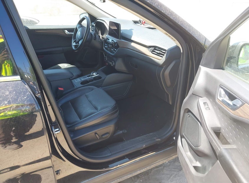 Ford ESCAPE TITANIUM HYBRID