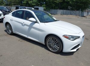 Alfa Romeo Giulia, Ti Lusso Awd