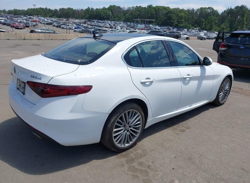 Alfa Romeo Giulia, Ti Lusso Awd