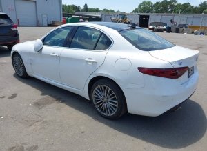 Alfa Romeo Giulia, Ti Lusso Awd