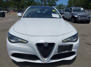 Alfa Romeo Giulia, Ti Lusso Awd