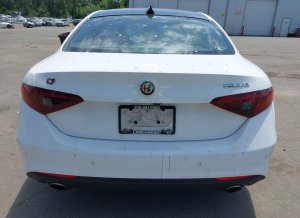 Alfa Romeo Giulia, Ti Lusso Awd
