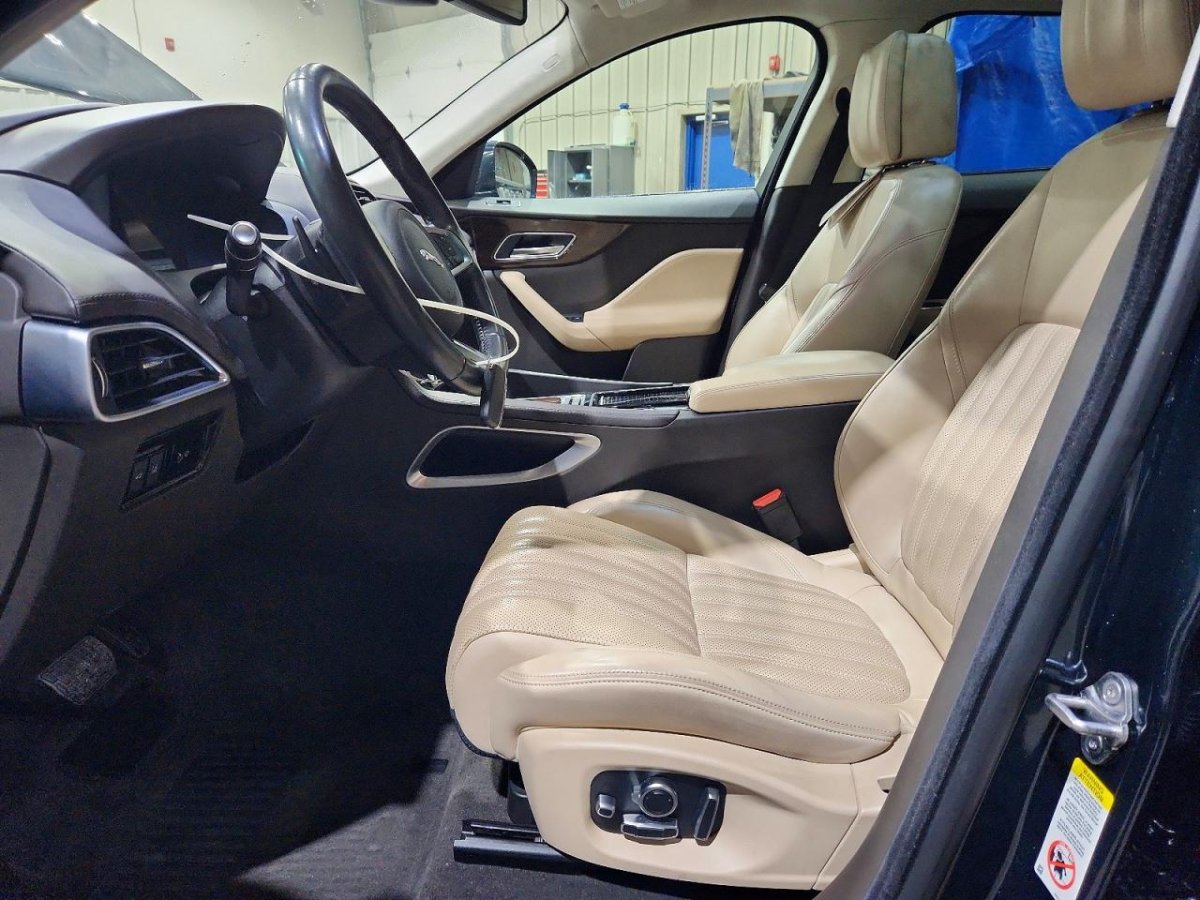 Jaguar F-PACE PORTFOLIO