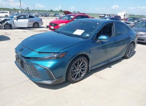 Toyota Camry, SE