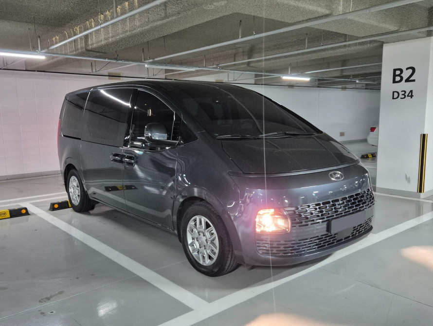 Hyundai Staria