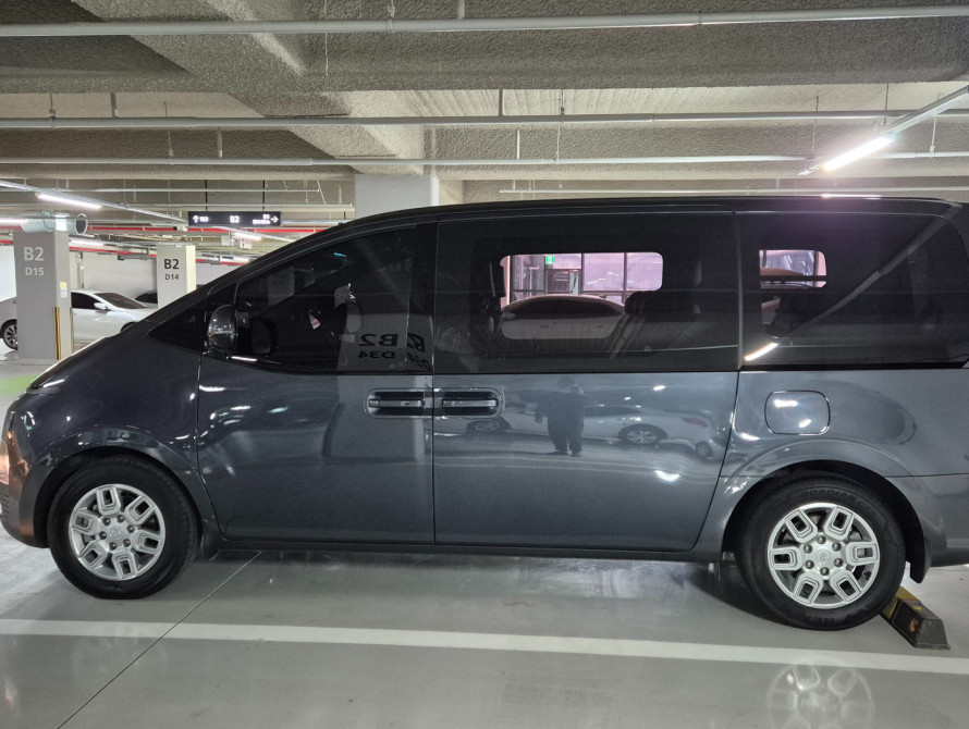 Hyundai Staria