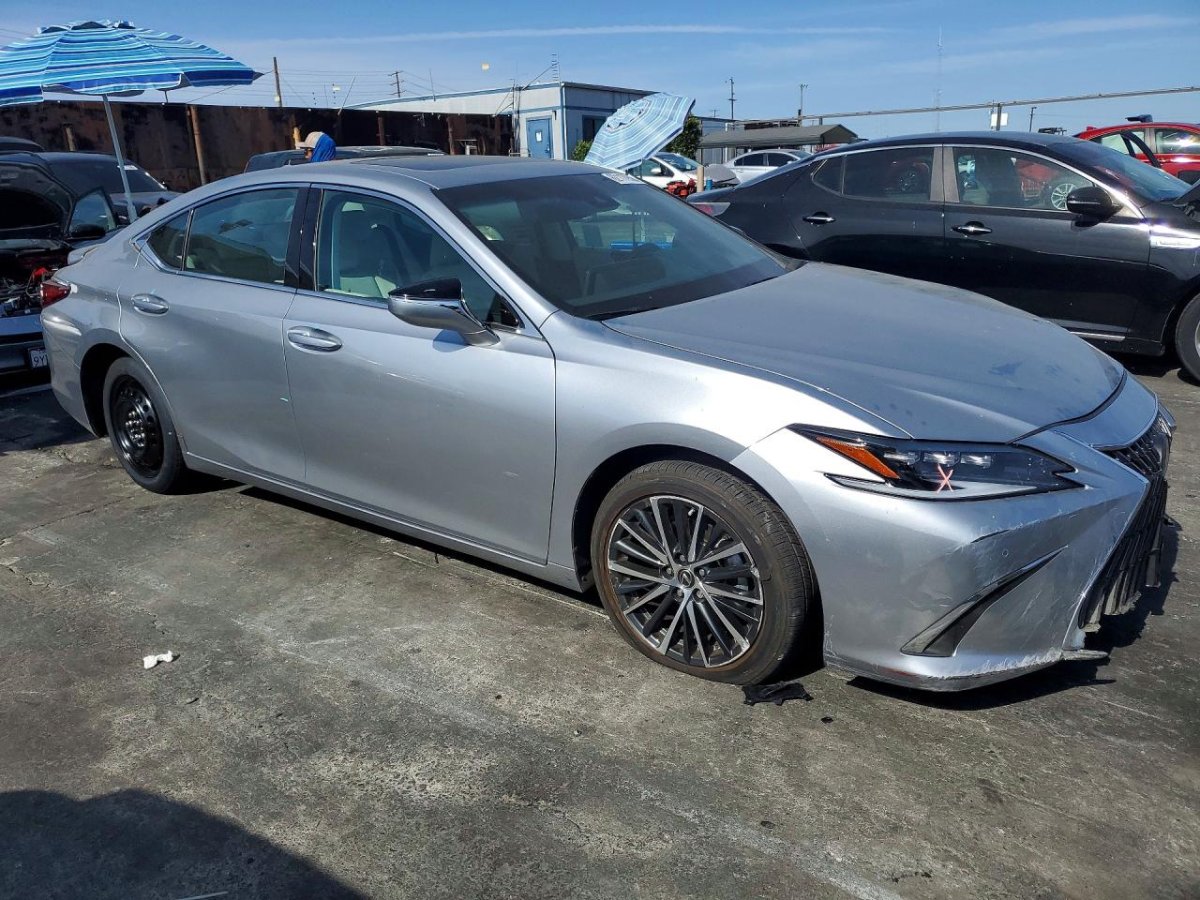 Lexus ES 300H BASE