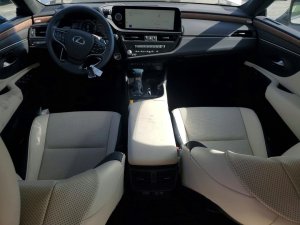 Lexus ES 300H BASE