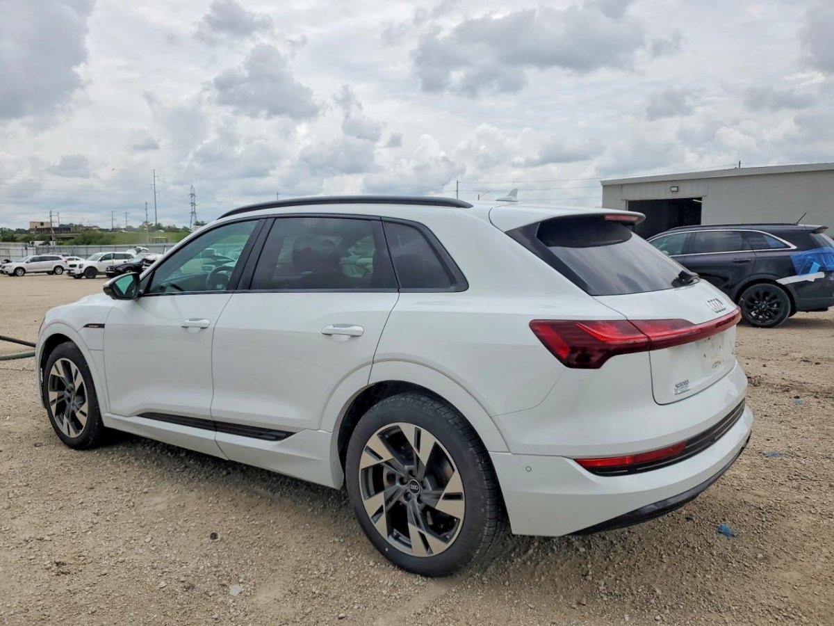 Audi E-TRON PREMIUM