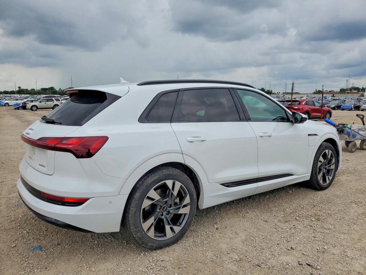 Audi E-TRON PREMIUM