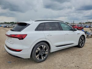 Audi E-TRON PREMIUM