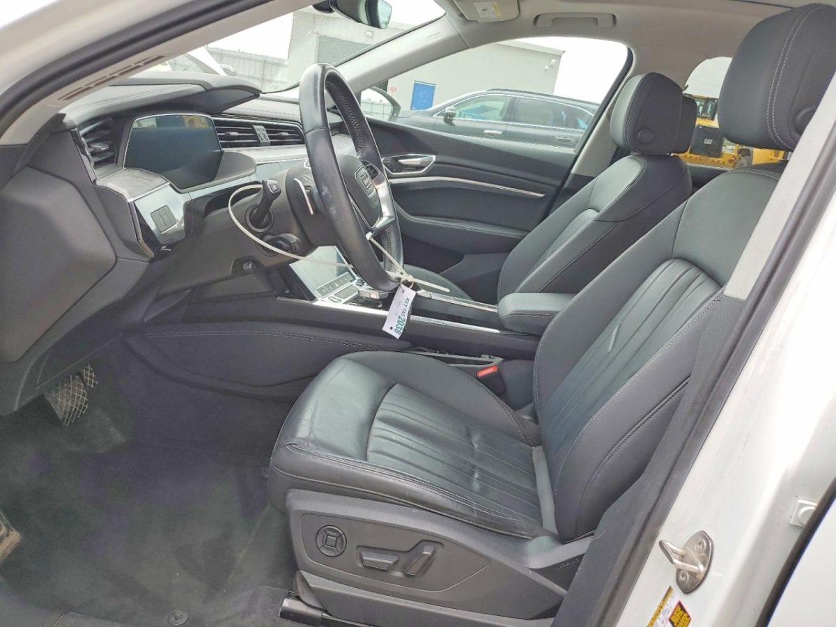 Audi E-TRON PREMIUM