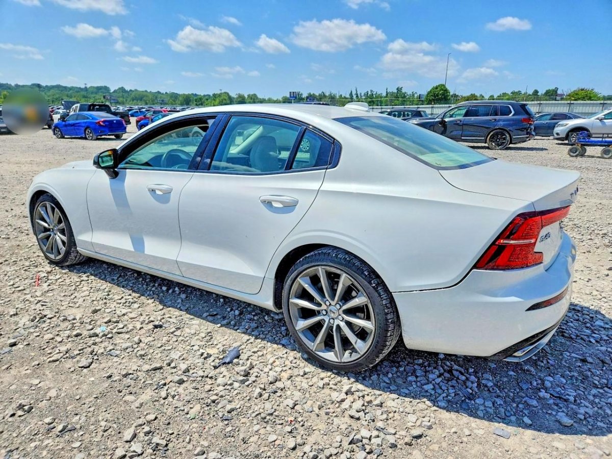 Volvo S60 T5 MOMENTUM
