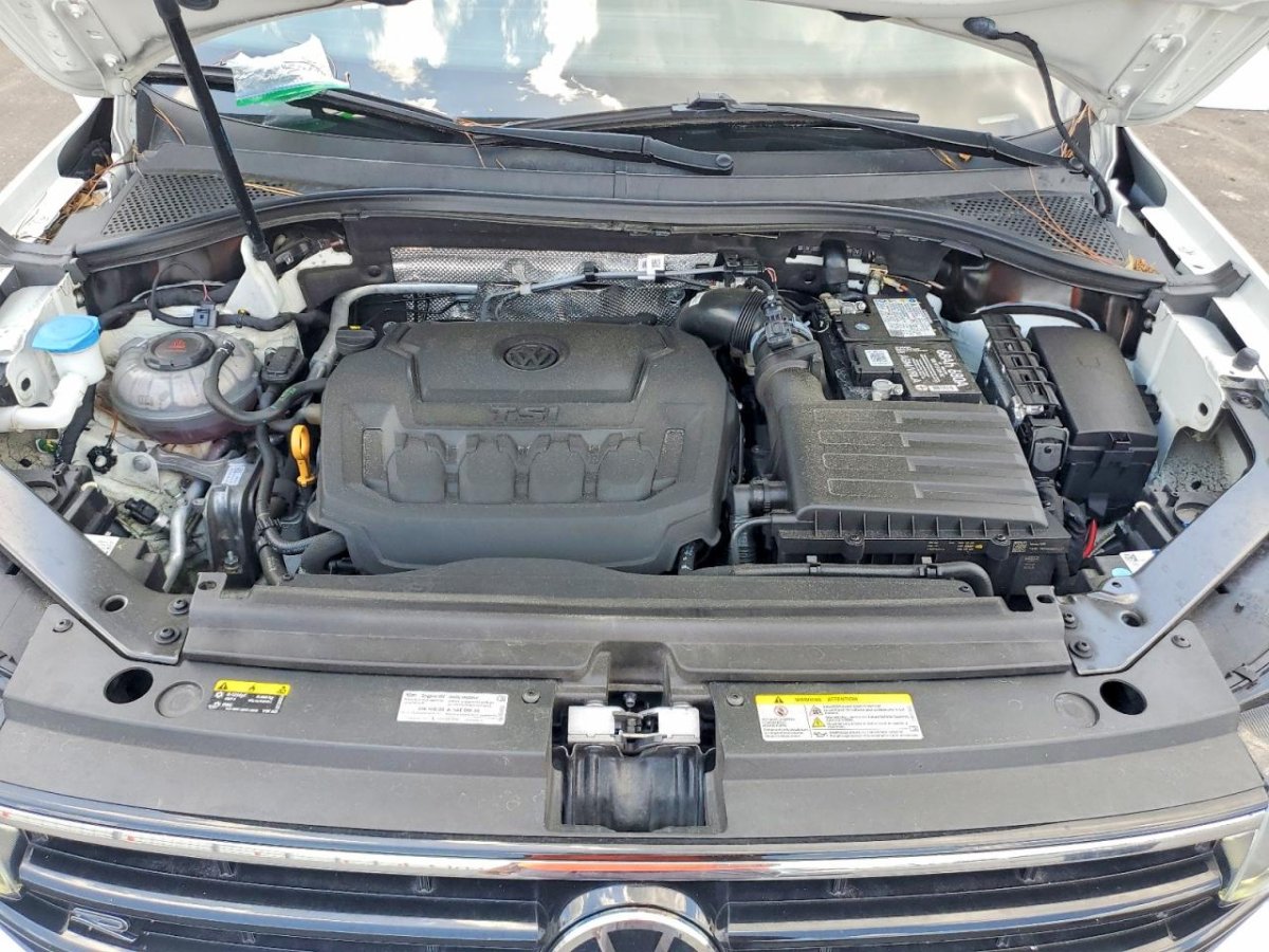 Volkswagen TIGUAN SE R-LINE BLACK