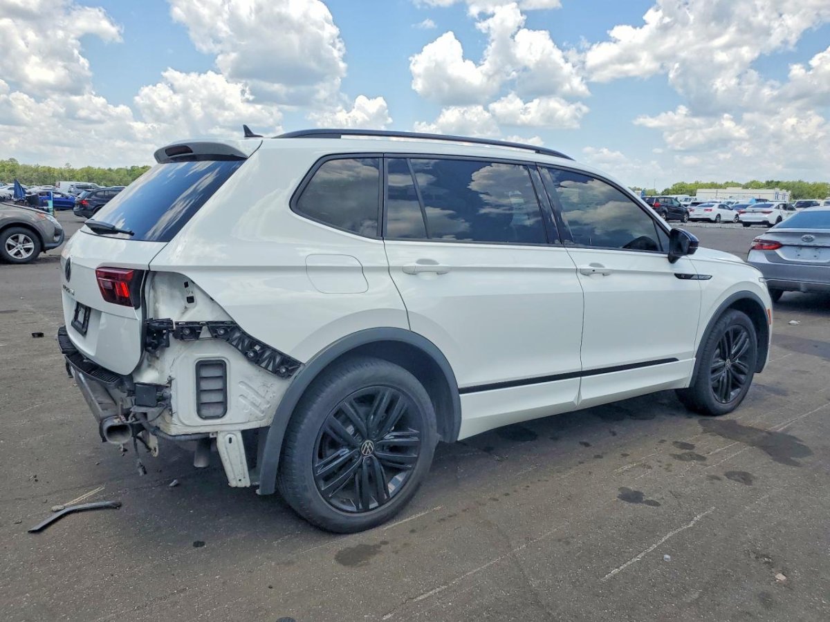 Volkswagen TIGUAN SE R-LINE BLACK