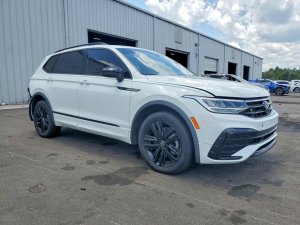 Volkswagen TIGUAN SE R-LINE BLACK