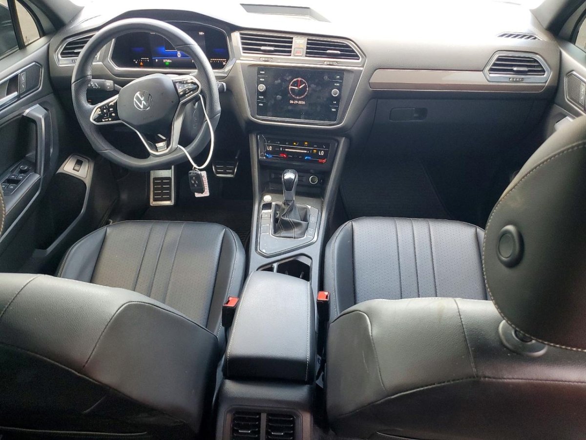 Volkswagen TIGUAN SE R-LINE BLACK