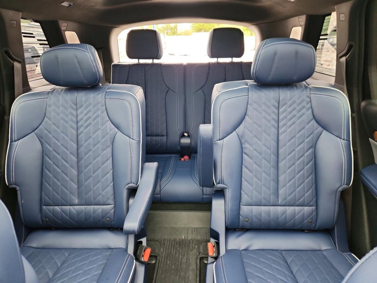 Cadillac VISTIQ PREMIUM LUXURY
