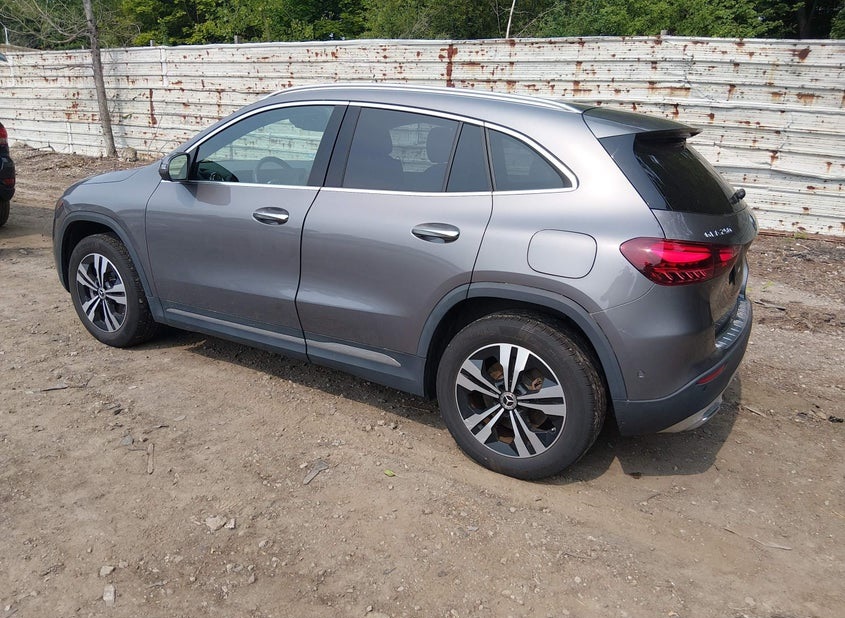 Mercedes-Benz GLA 250 4MATI