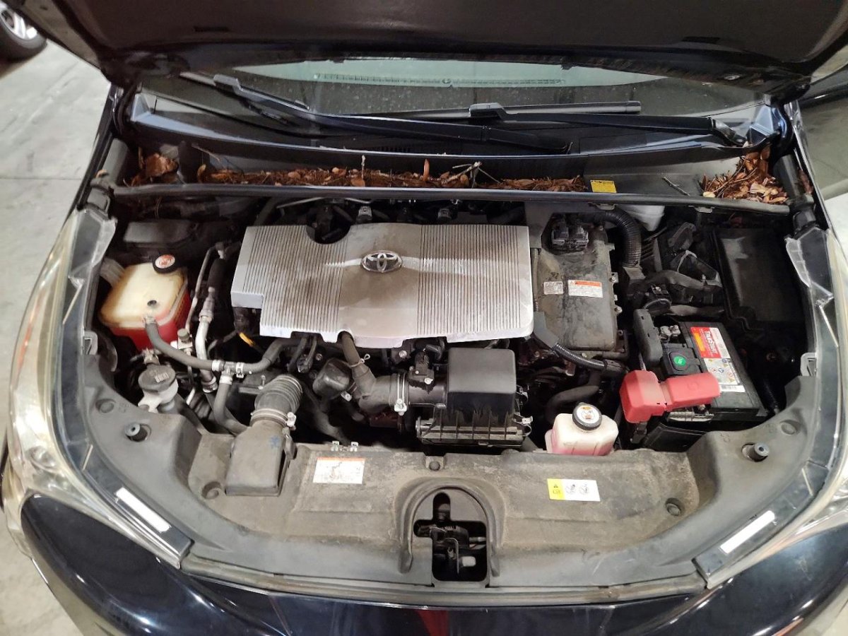 Toyota PRIUS THREE TOURING