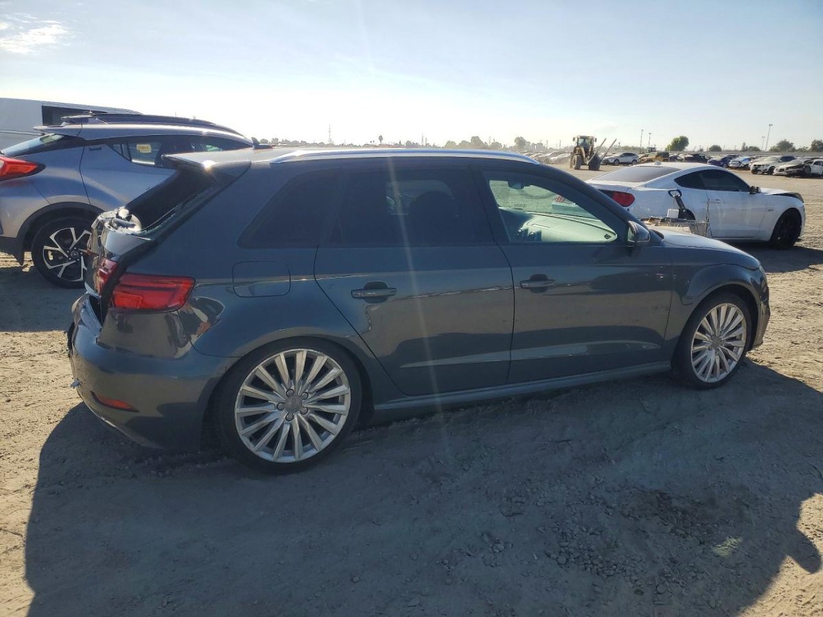 Audi A3 E-TRON PREMIUM