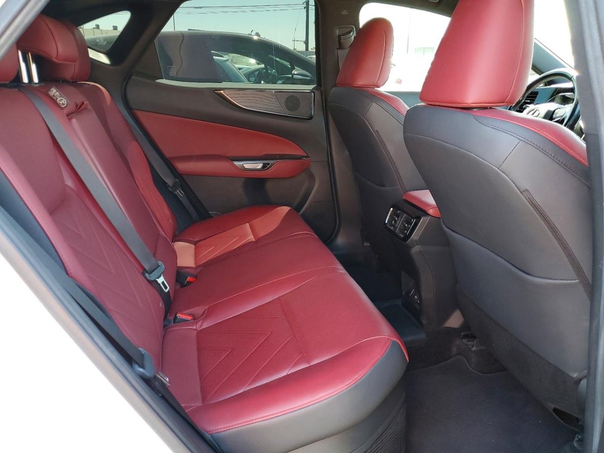 Lexus NX 450H+ BASE