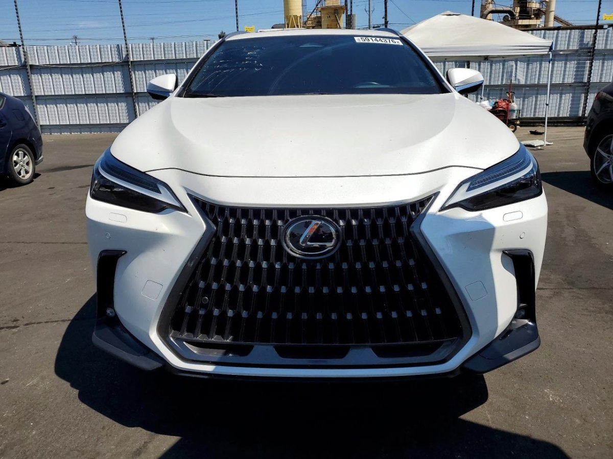 Lexus NX 450H+ BASE