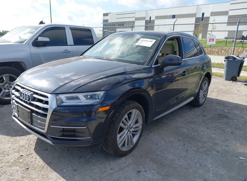 Audi Q5 2.0T PREMIUM/2.0T TECH PREMIUM