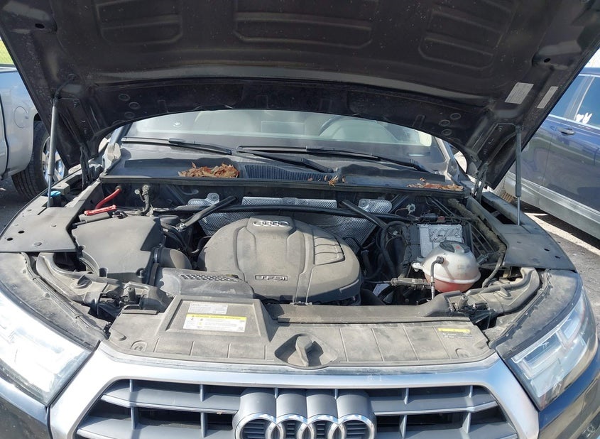 Audi Q5 2.0T PREMIUM/2.0T TECH PREMIUM