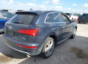 Audi Q5 2.0T PREMIUM/2.0T TECH PREMIUM