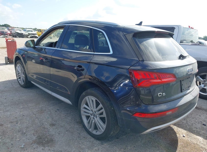 Audi Q5 2.0T PREMIUM/2.0T TECH PREMIUM