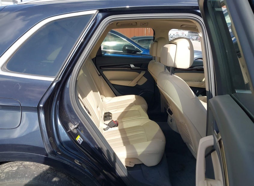 Audi Q5 2.0T PREMIUM/2.0T TECH PREMIUM
