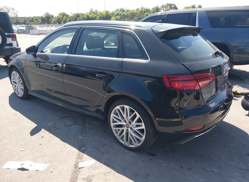Audi A3, E-Tron 1.4T Premium/1.4T Tech Premium