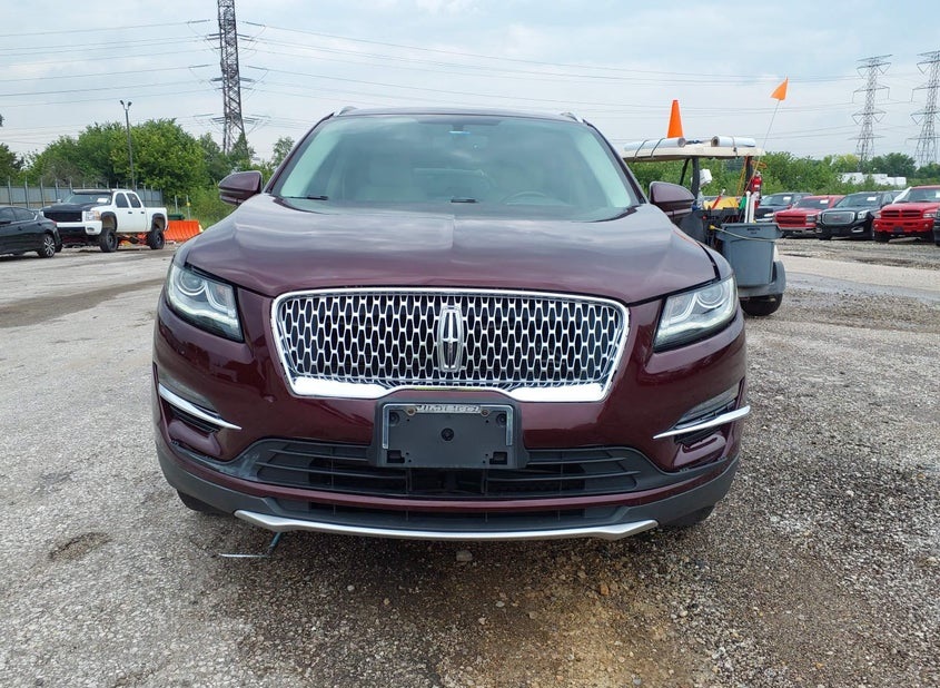 Lincoln MKC, Select