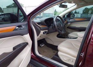Lincoln MKC, Select