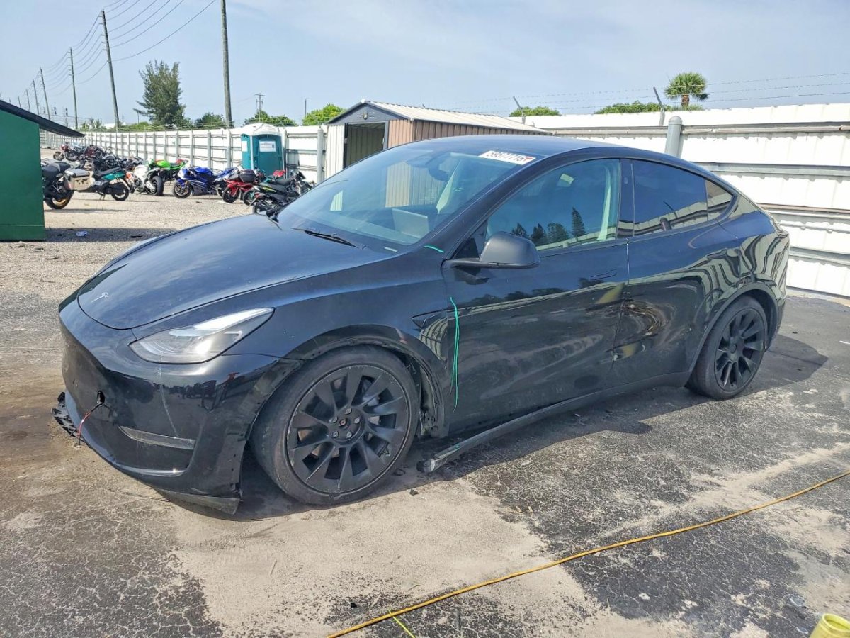 Tesla MODEL Y