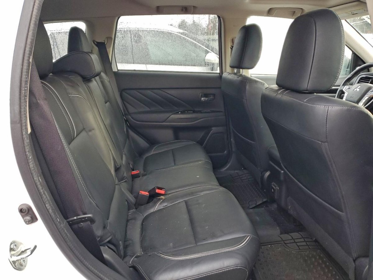 Mitsubishi 2018 Mitsubishi Outlander, SE