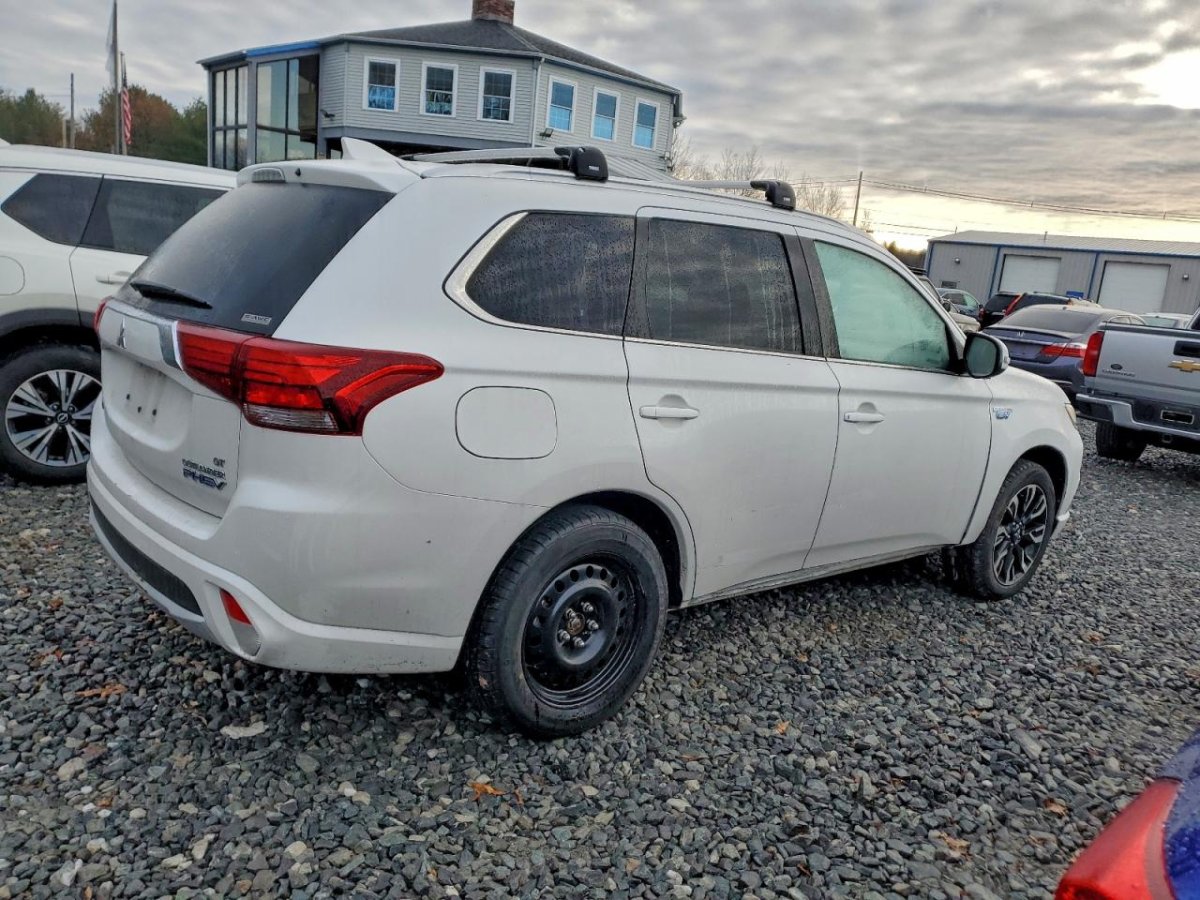 Mitsubishi 2018 Mitsubishi Outlander, SE