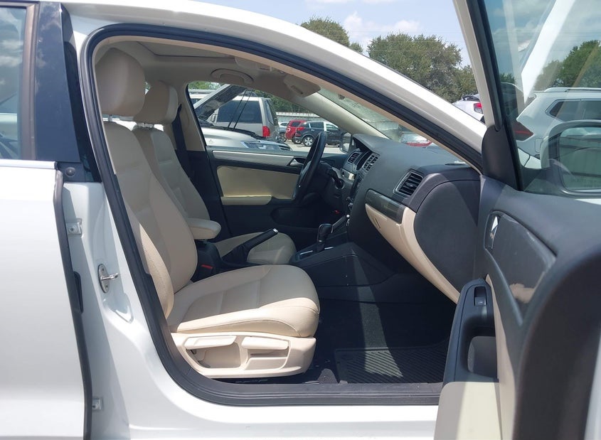 Volkswagen JETTA 1.4T SE
