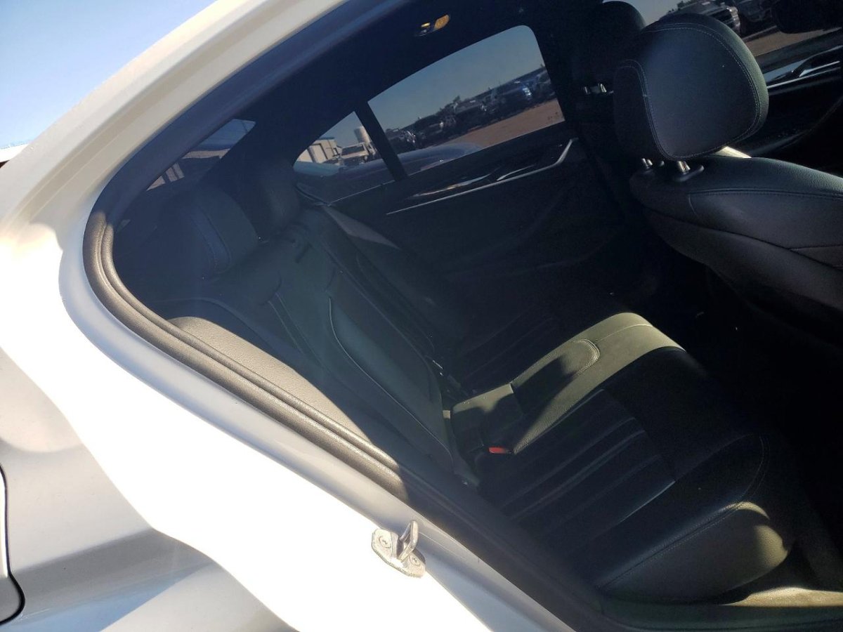 BMW 5 Series, 530XE