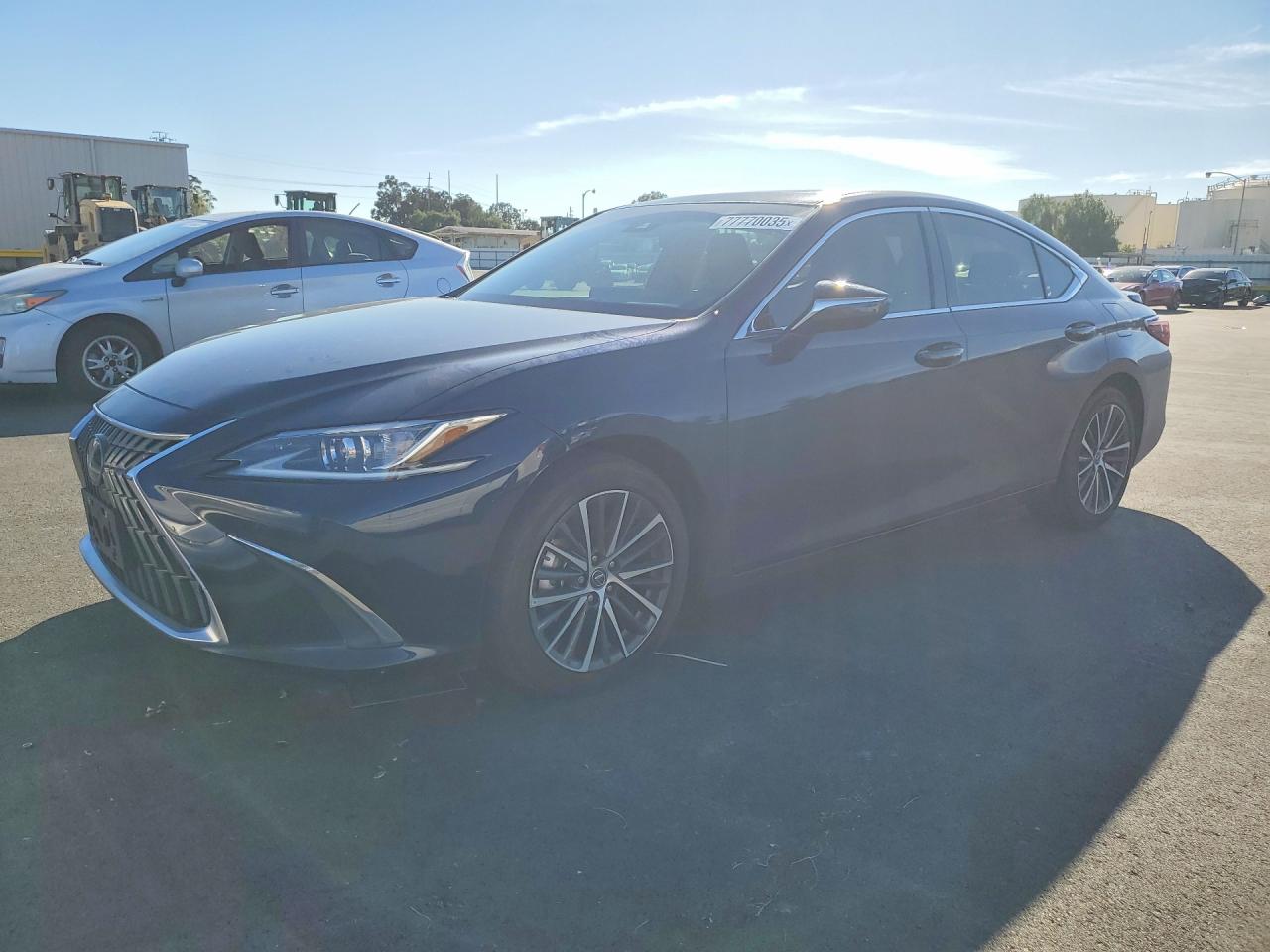 Lexus ES, 300H Base