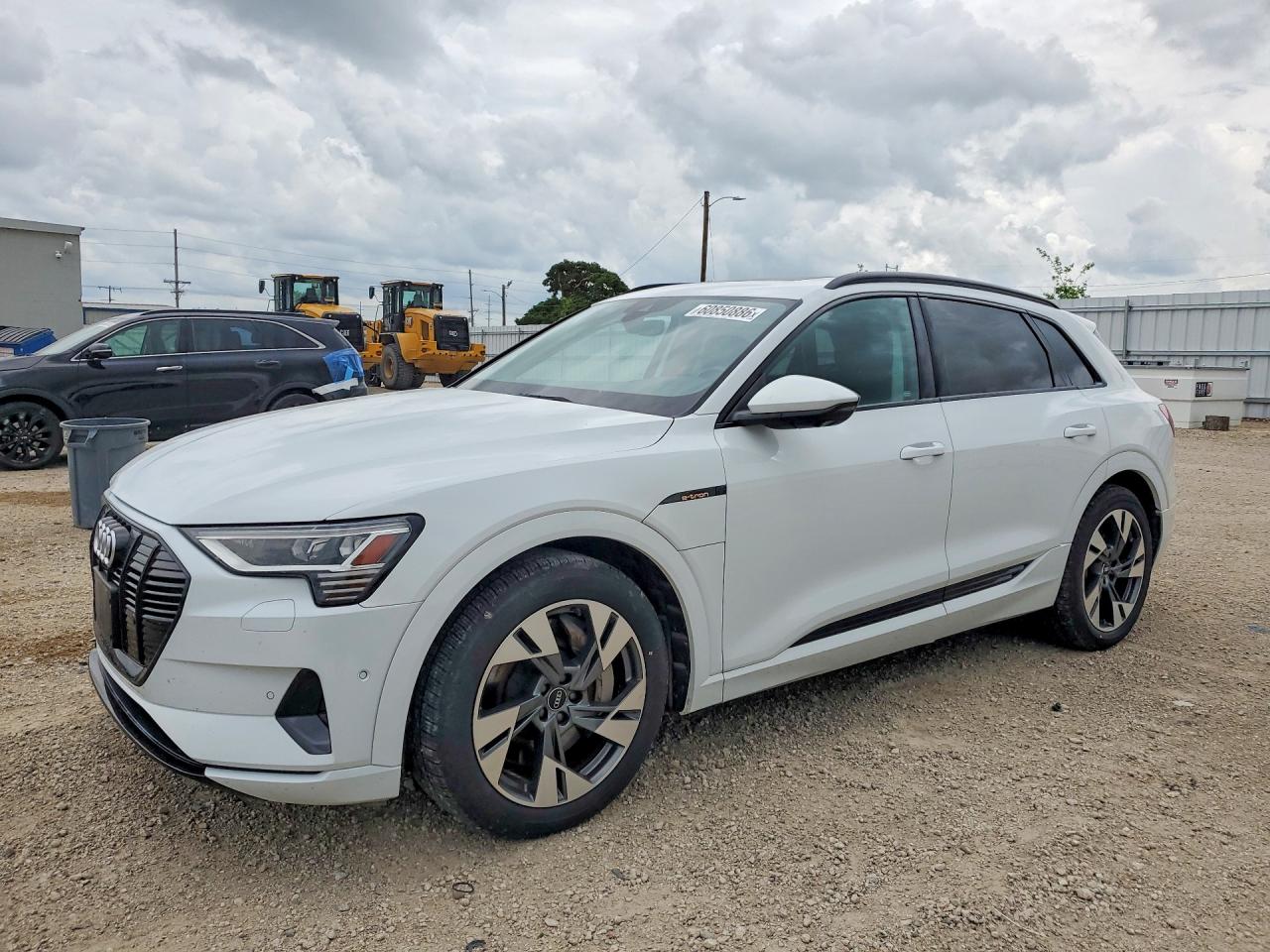 Audi E-TRON PREMIUM