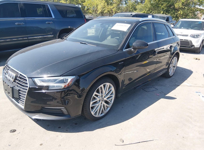 Audi A3, E-Tron 1.4T Premium/1.4T Tech Premium